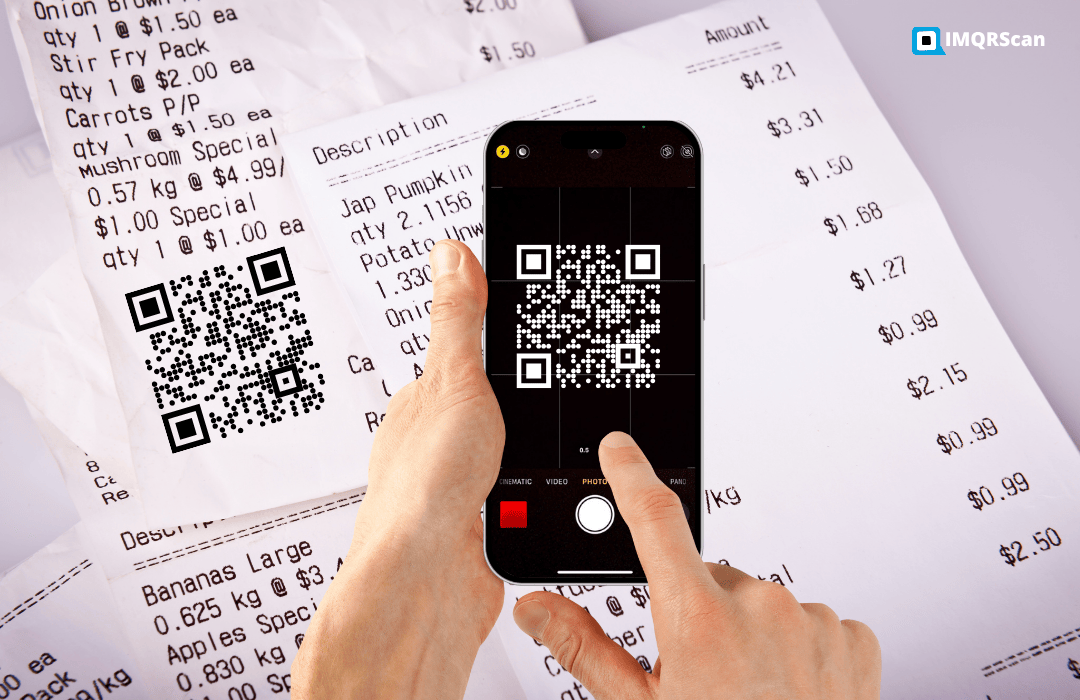 Explaining and discussing that does Apple Pay have a QR code